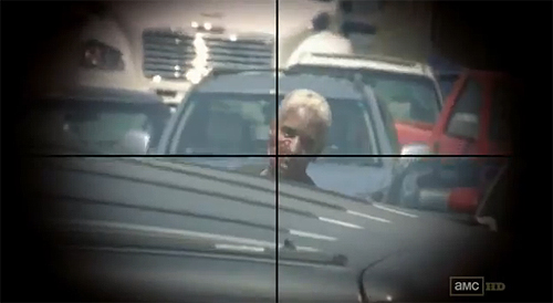 "The Walking Dead". Rick descubre la llegada de un zombi en el atasco que bloquea la carretera