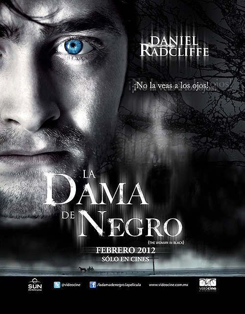 "La dama de negro" o "La mujer de negro (The woman in black)". Cartel póster del film
