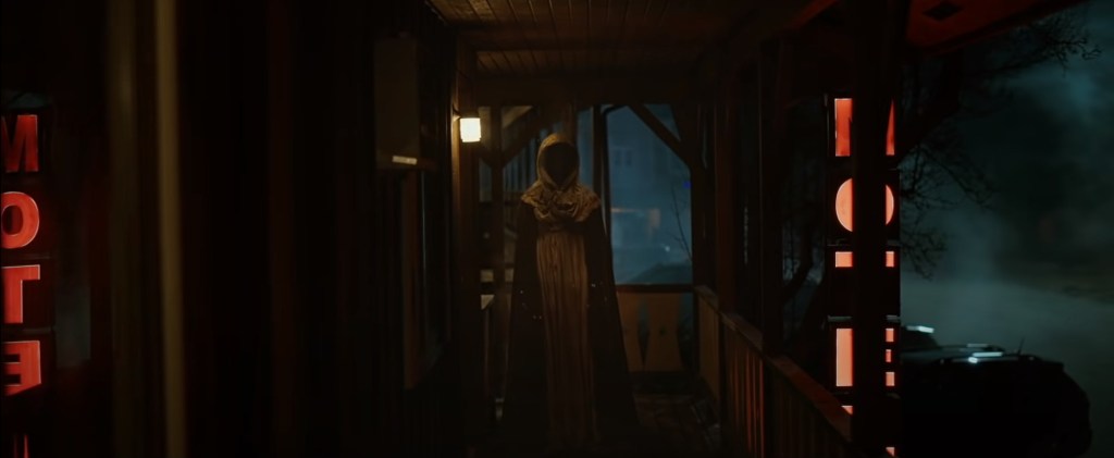 La Virgen negra te acecha en Ruega por nosotros (2021)