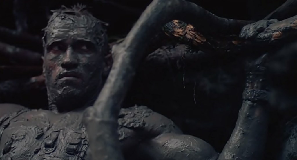 Fotograma de la épica, muda e hipnótica escena final de "Depredador" Fotograma de la épica, muda e hipnótica escena final de "Depredador"